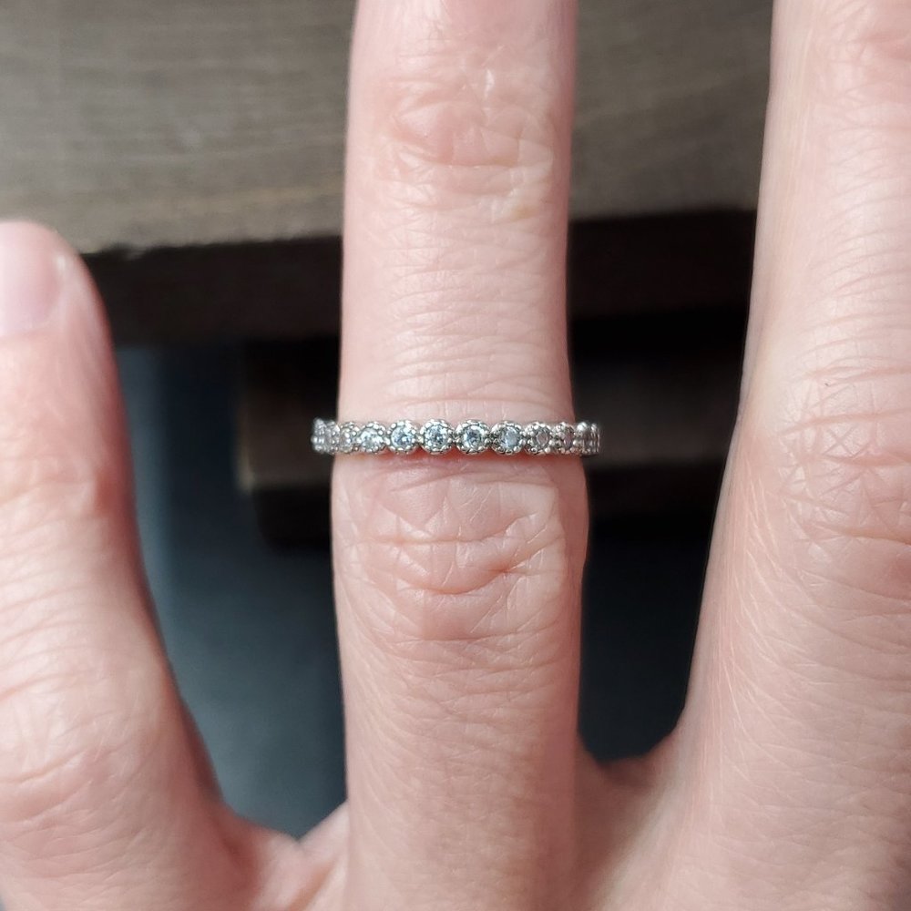 Size 6 Sterling Silver Small Cute Cubic Zirconia Ring - Picture 1 of 6